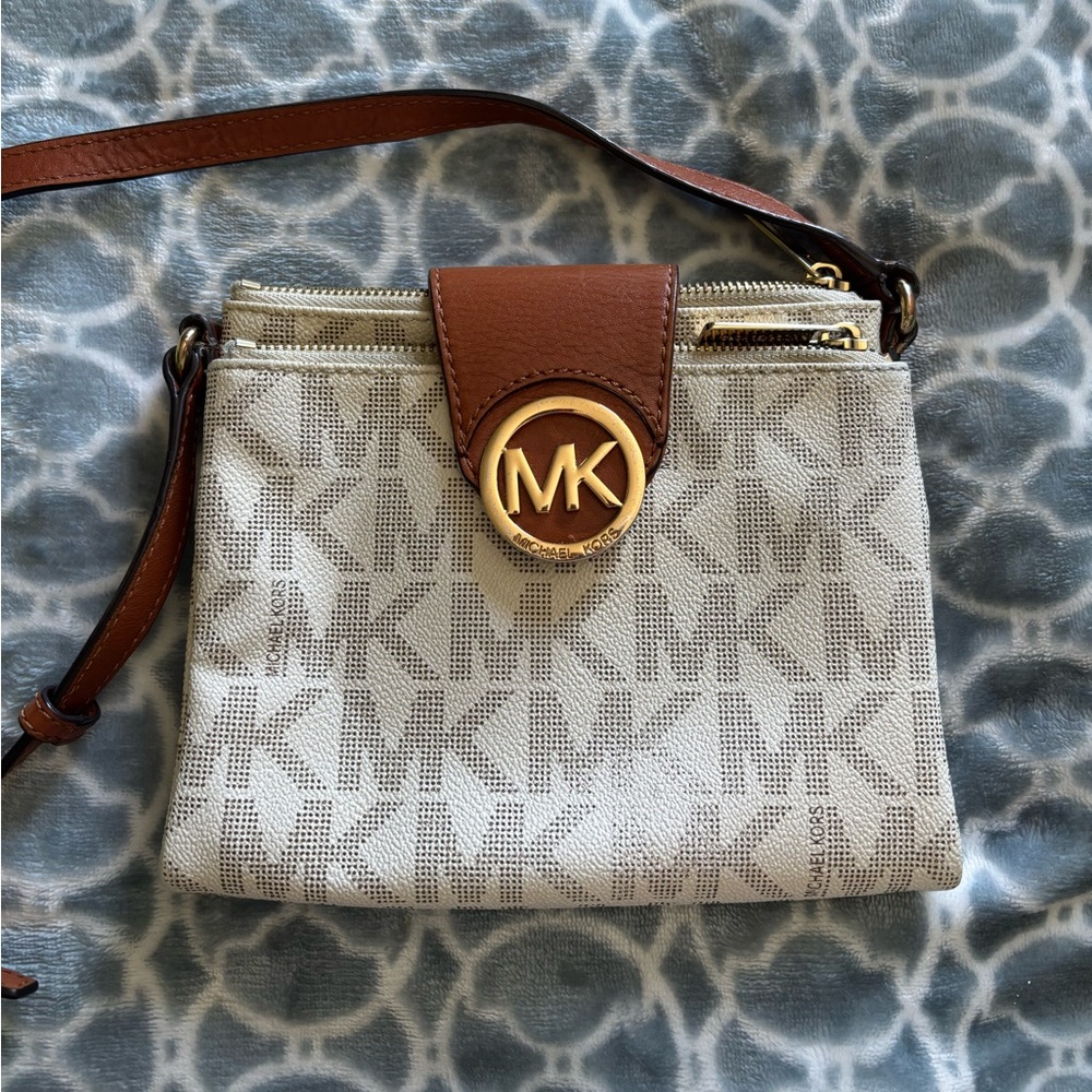 Small Michael Kors crossbody